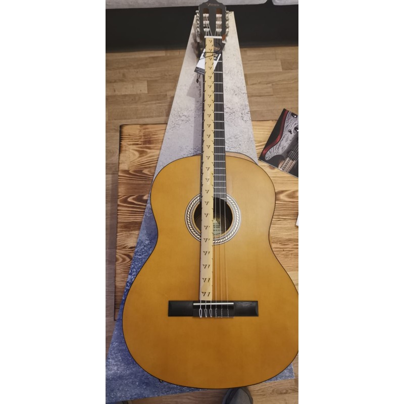 Valencia VC204H Klasik Gitar  (Ufak Hasarlı)